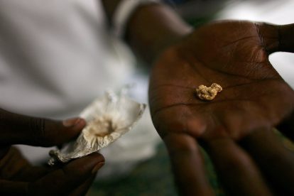 Extracción de oro en una mina de El Congo. Créditos: Spencer Platt