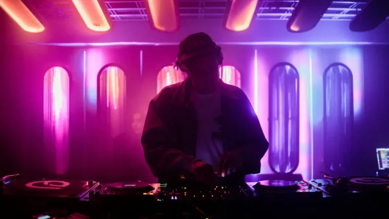 YouTube lanza una IA que genera música gratis para tus videos